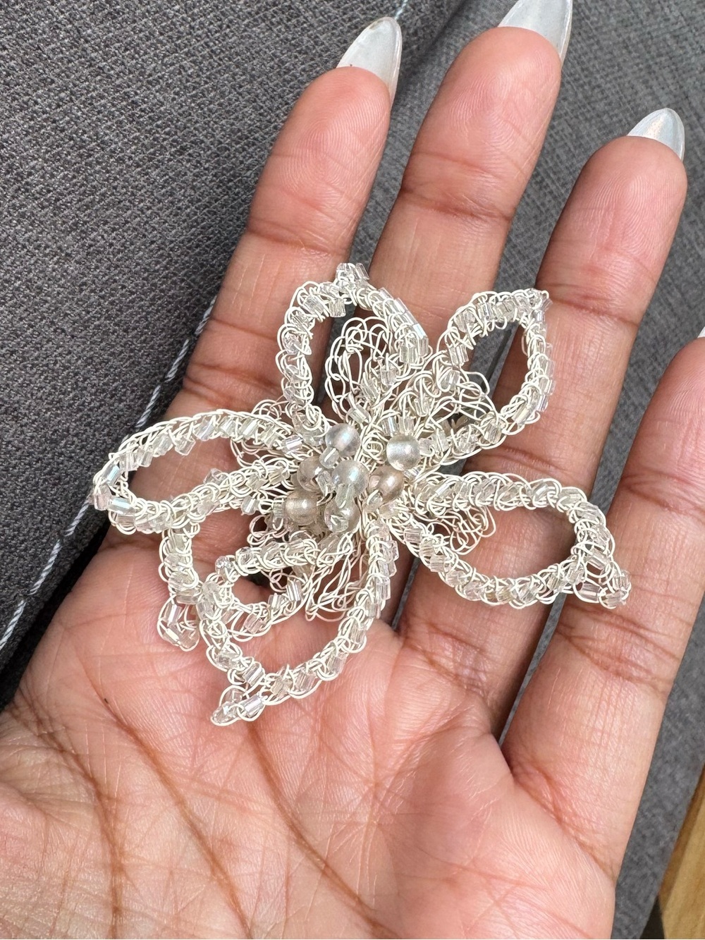 Lisa Toland crochet metal brooche - Picture 5 of 6